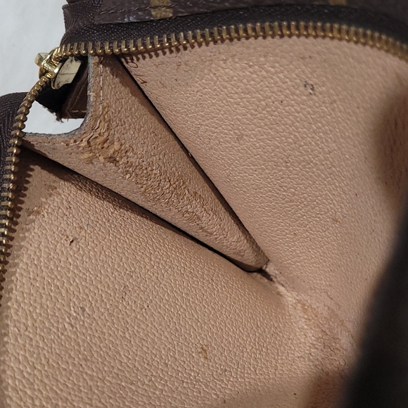 Louis Vuitton Cosmetics Pouch / Pochette - Picture 12 of 16